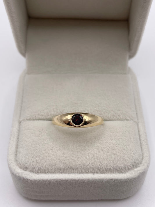 9ct gold garnet gypsy ring