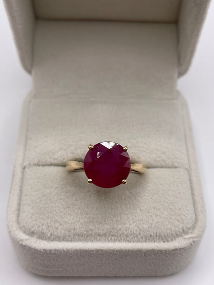 9ct gold ruby ring