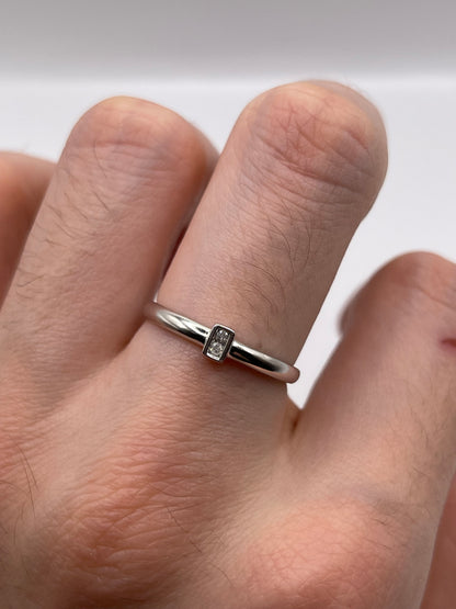 9ct white gold diamond ring