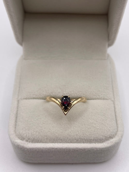 9ct gold garnet wishbone ring