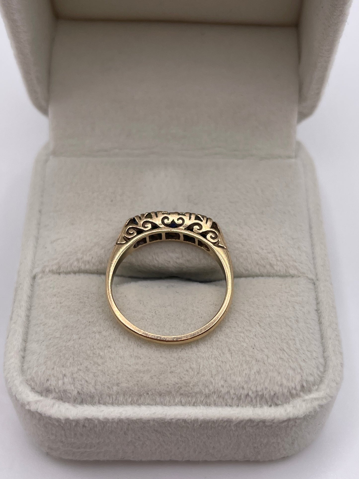9ct gold sapphire and diamond ring