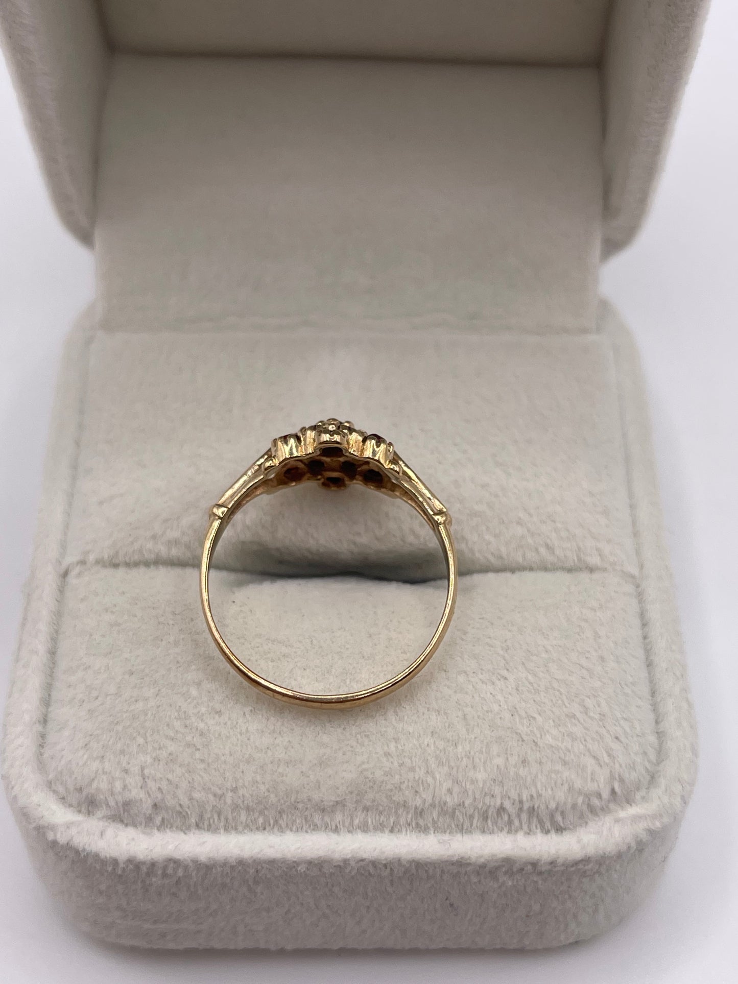 9ct gold garnet cluster ring