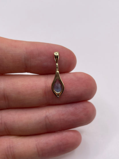 9ct gold topaz and diamond pendant