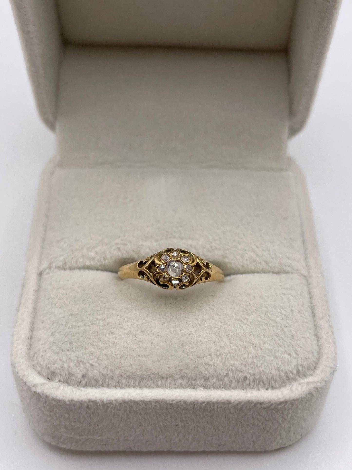 Antique 18ct gold diamond ring