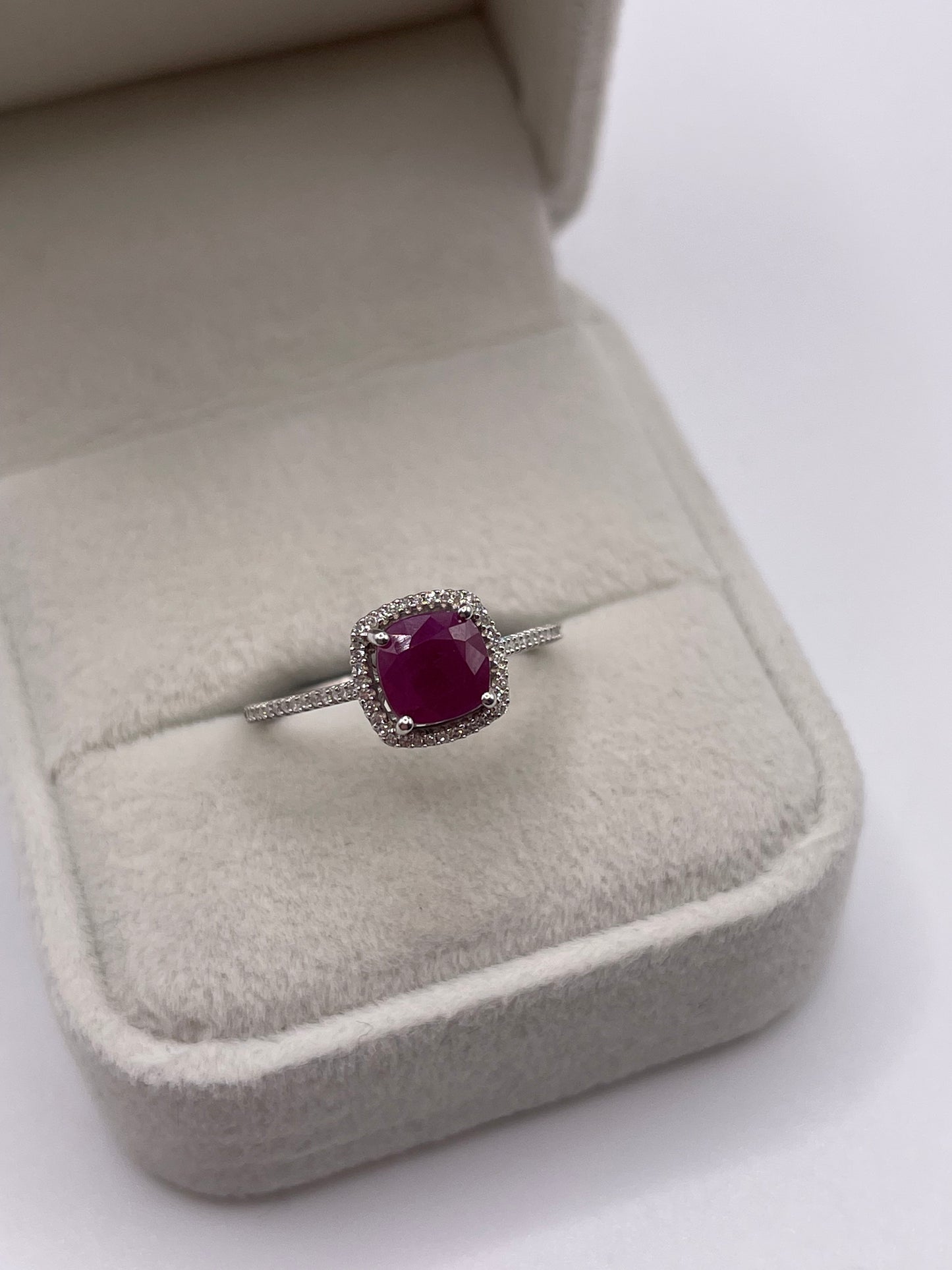 9ct white gold ruby and diamond ring