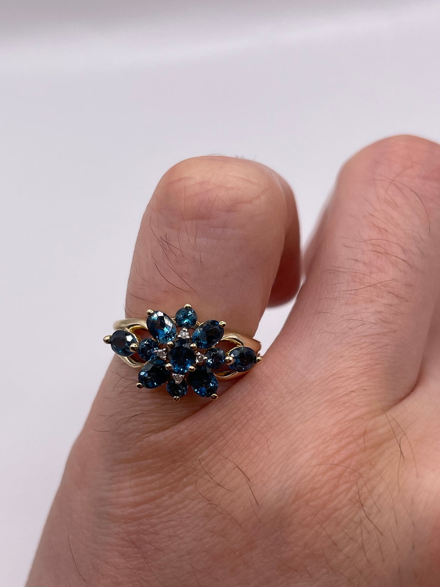 9ct gold blue topaz and diamond ring