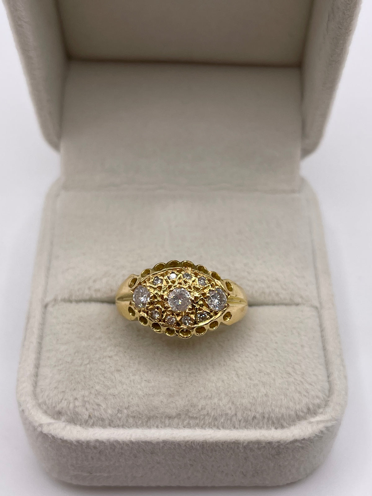 18ct gold diamond cluster ring