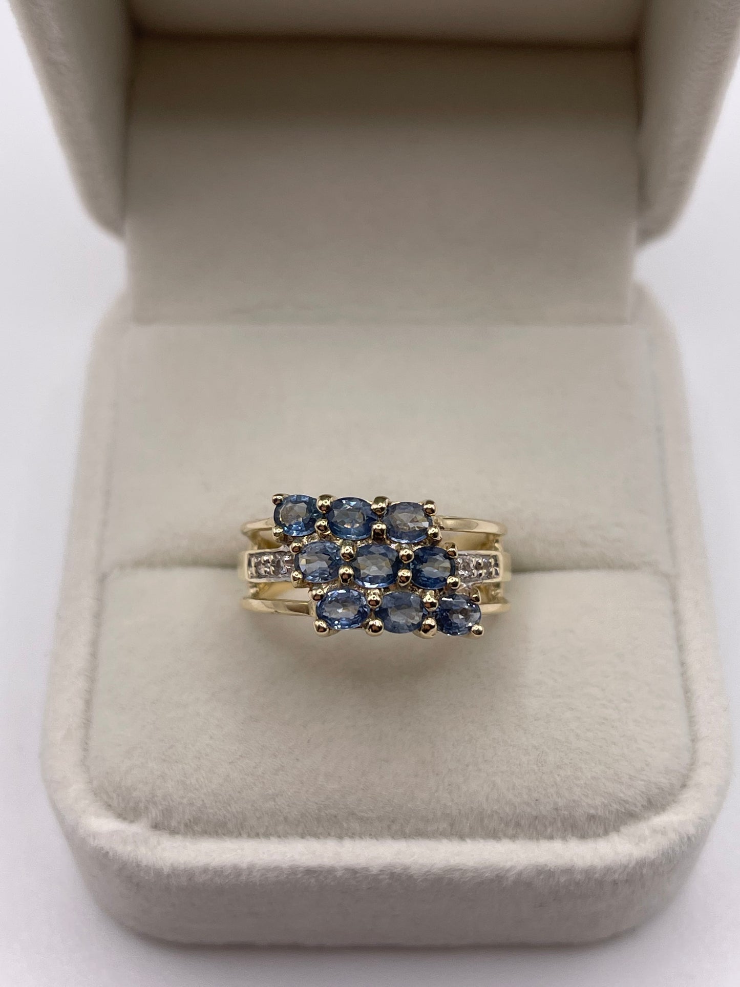 9ct gold sapphire ring