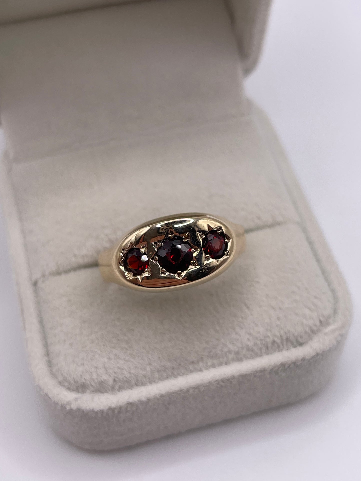 9ct gold garnet gypsy ring