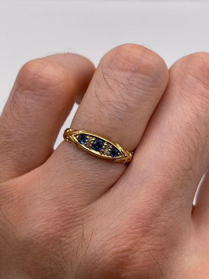 Antique 18ct gold sapphire and diamond ring