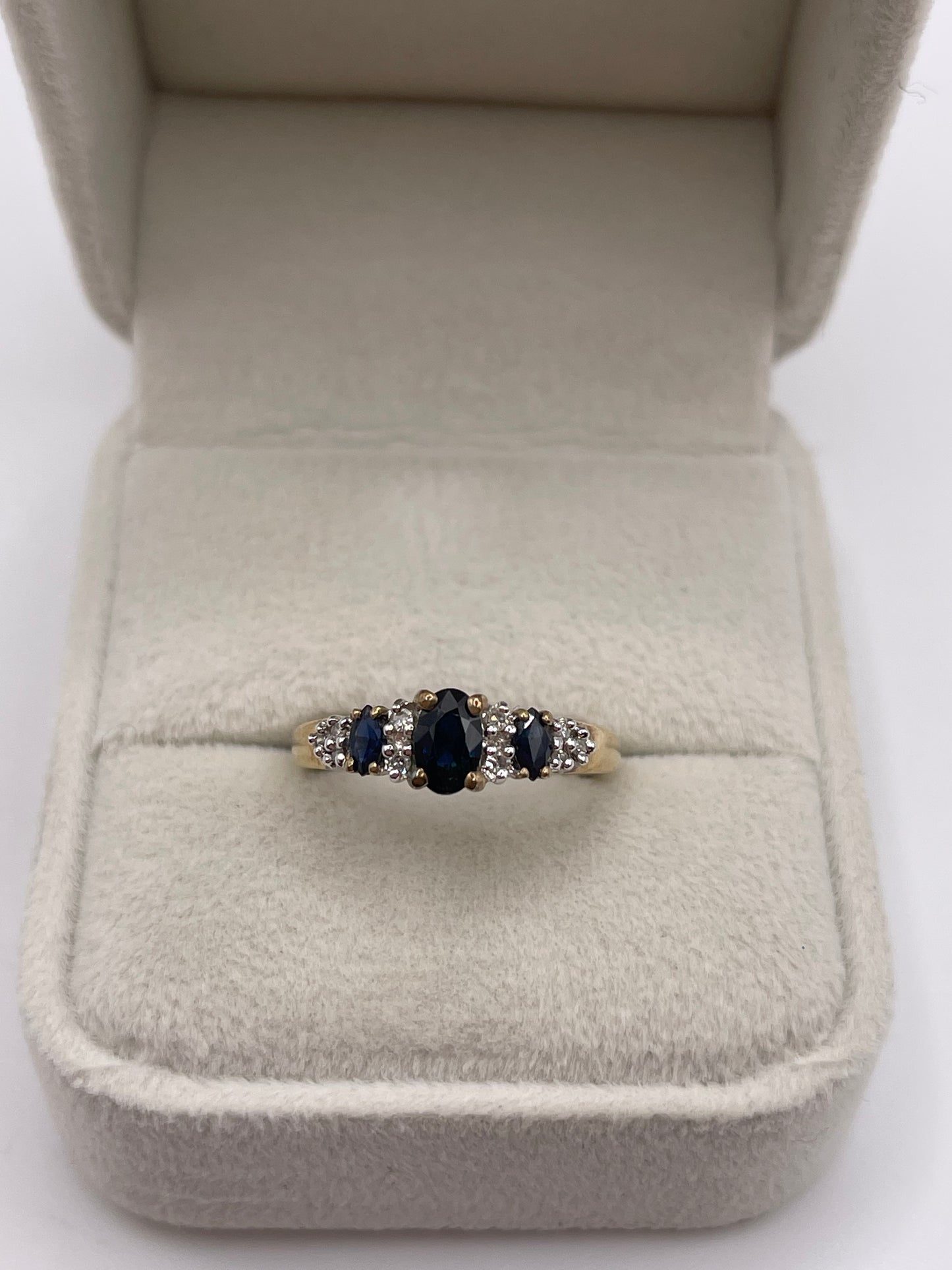 9ct gold sapphire and diamond ring