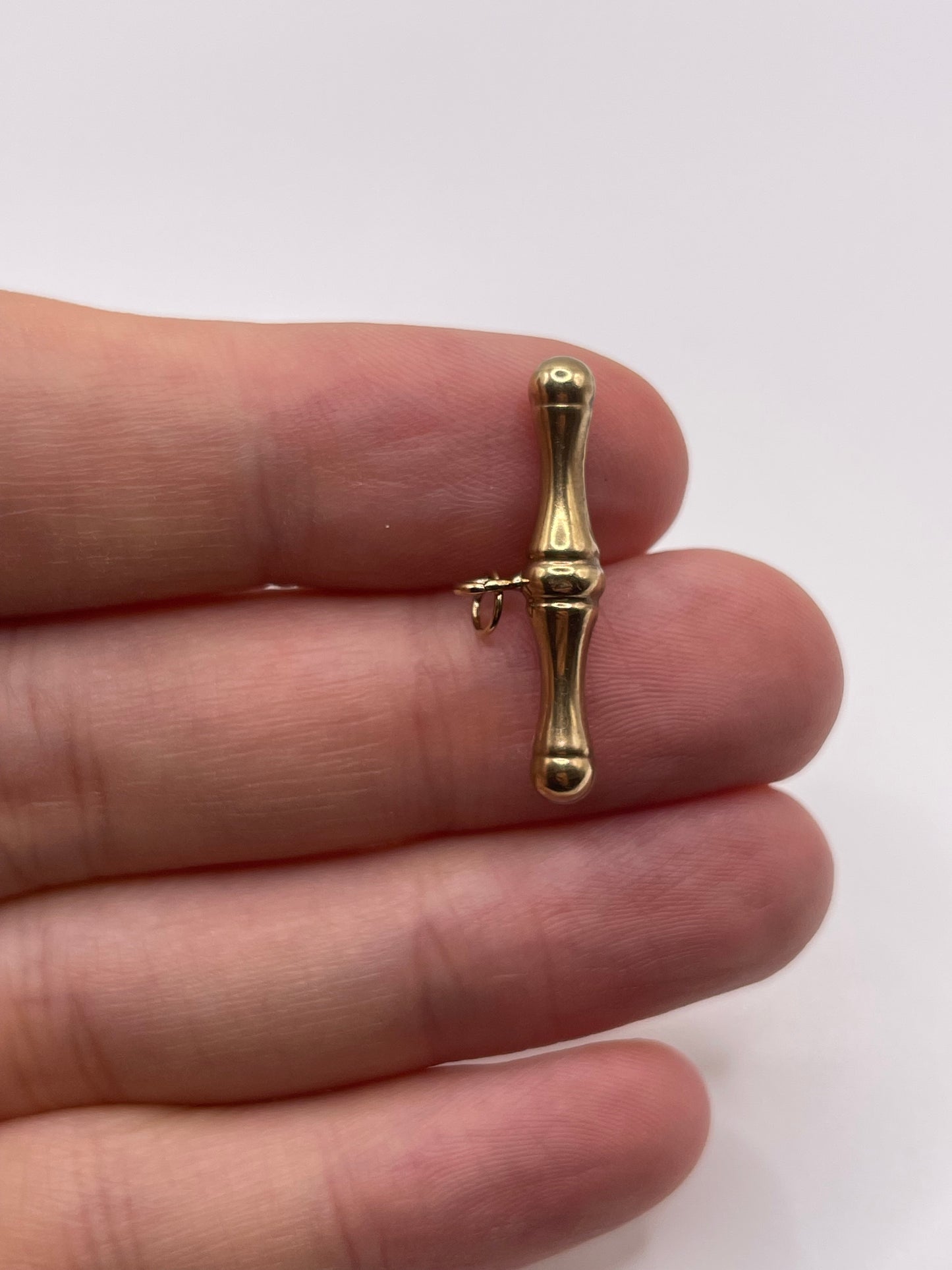 9ct gold t bar charm