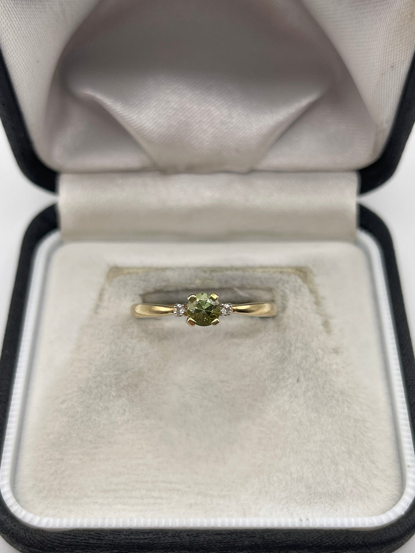 9ct gold quartz and zircon ring