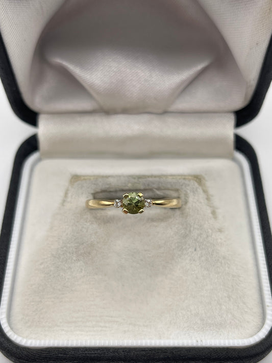 9ct gold quartz and zircon ring