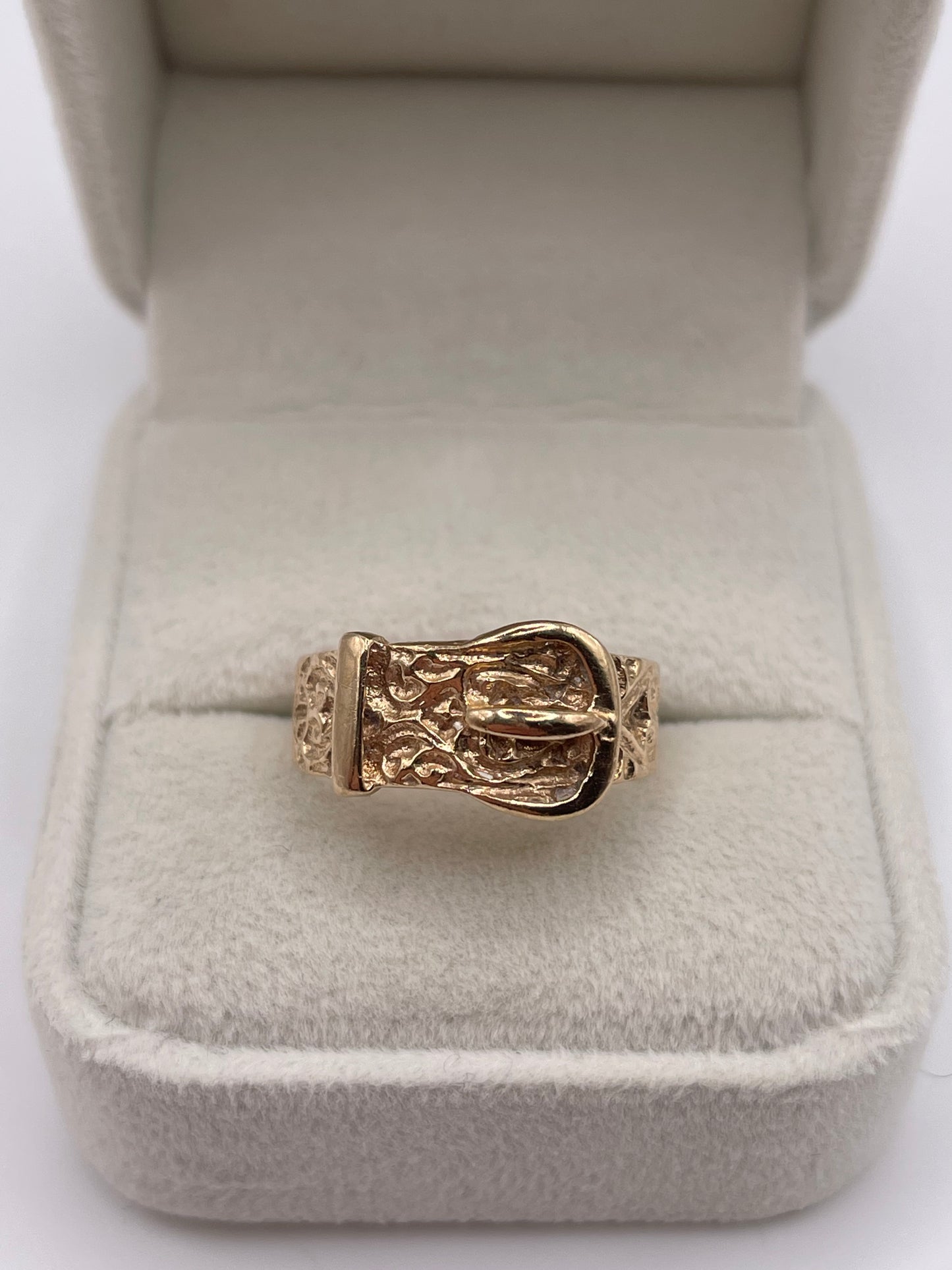 9ct gold buckle ring
