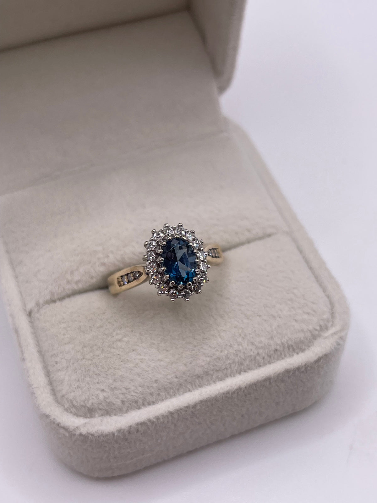 9ct gold topaz and diamond ring