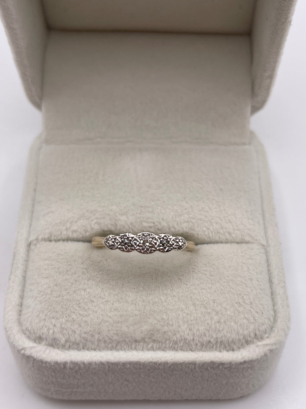 9ct gold platinum diamond ring