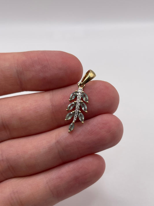 9ct gold alexandrite and zircon pendant