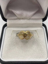 Load image into Gallery viewer, 9ct gold heart ring
