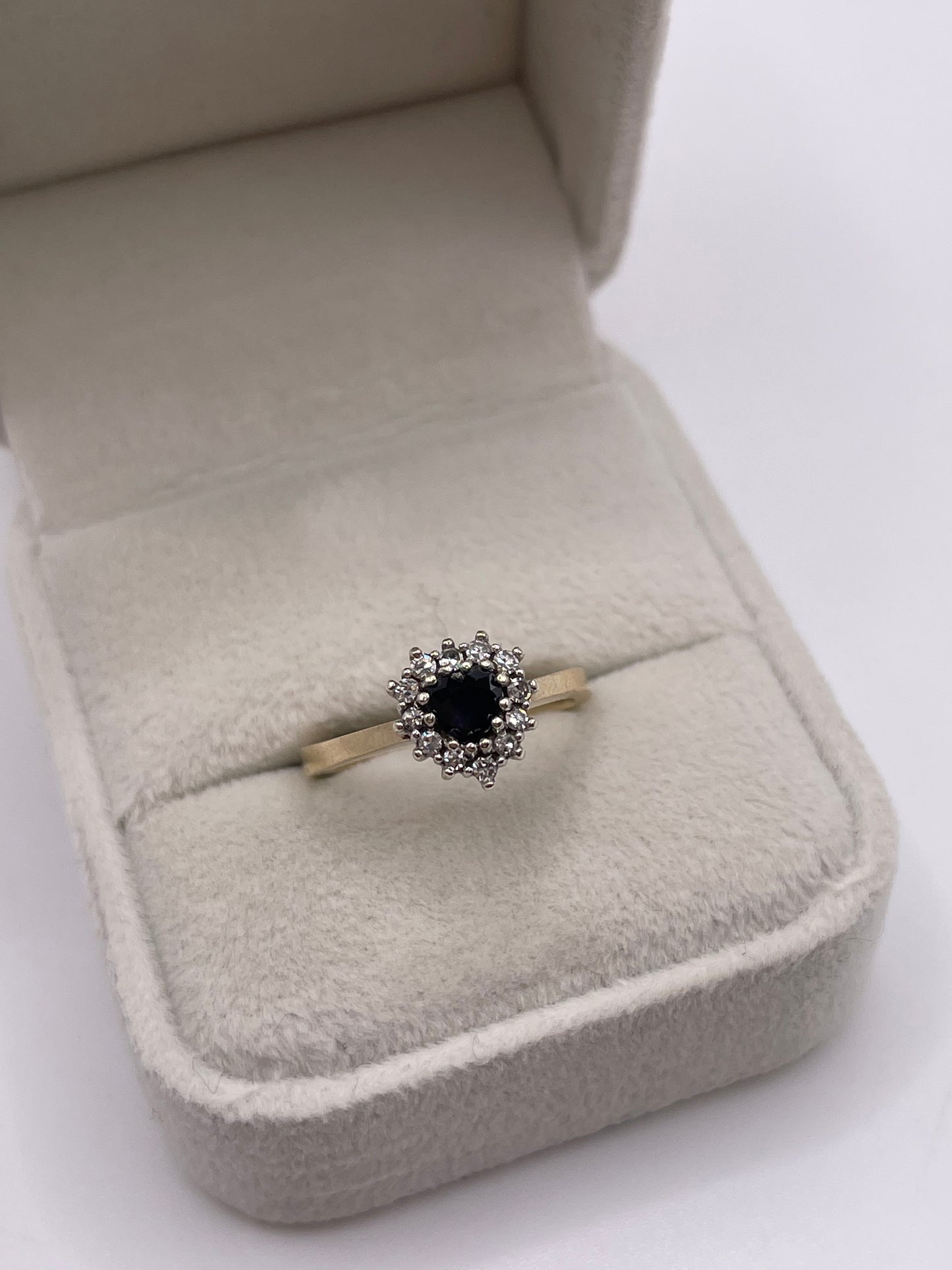 9ct gold sapphire and diamond ring