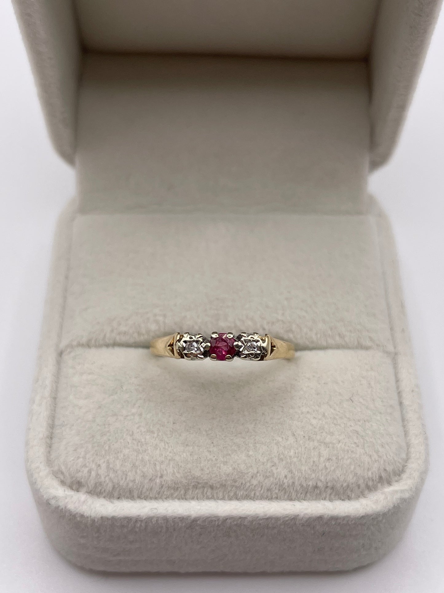 9ct gold ruby and diamond ring