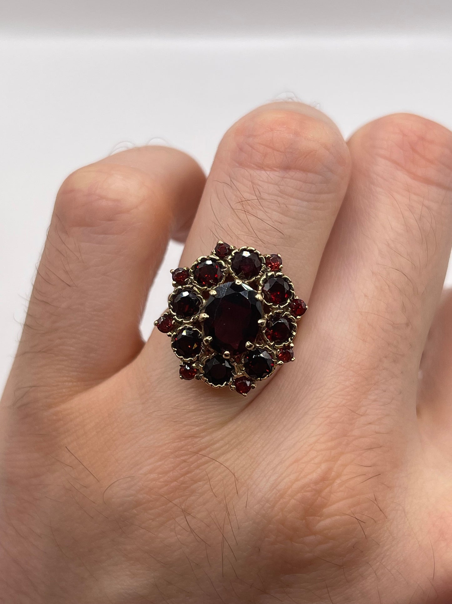 9ct gold garnet cluster ring