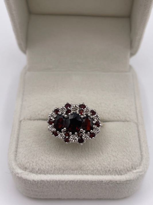 9ct gold garnet and diamond ring