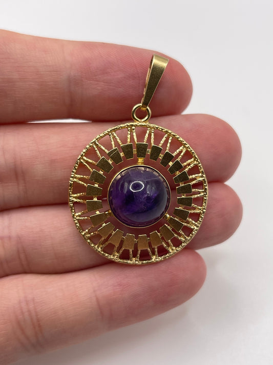 9ct gold cabochon amethyst pendant