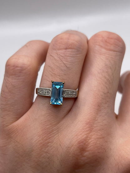 9ct gold topaz and diamond ring