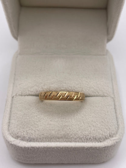 9ct gold patterned band