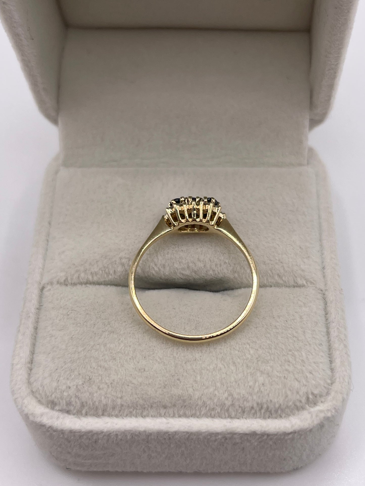 9ct gold sapphire and diamond ring