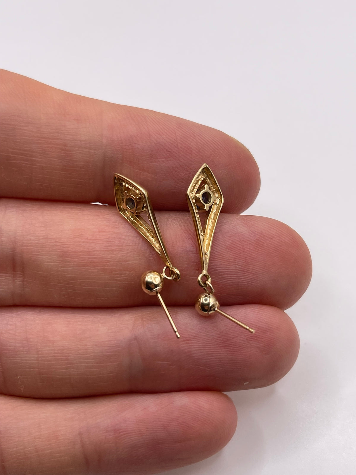 9ct gold sapphire earrings