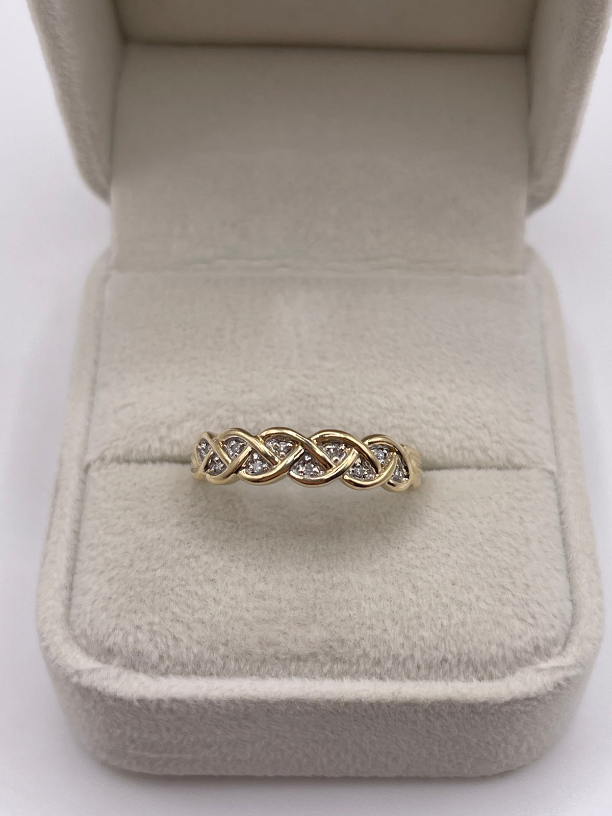 9ct gold diamond ring
