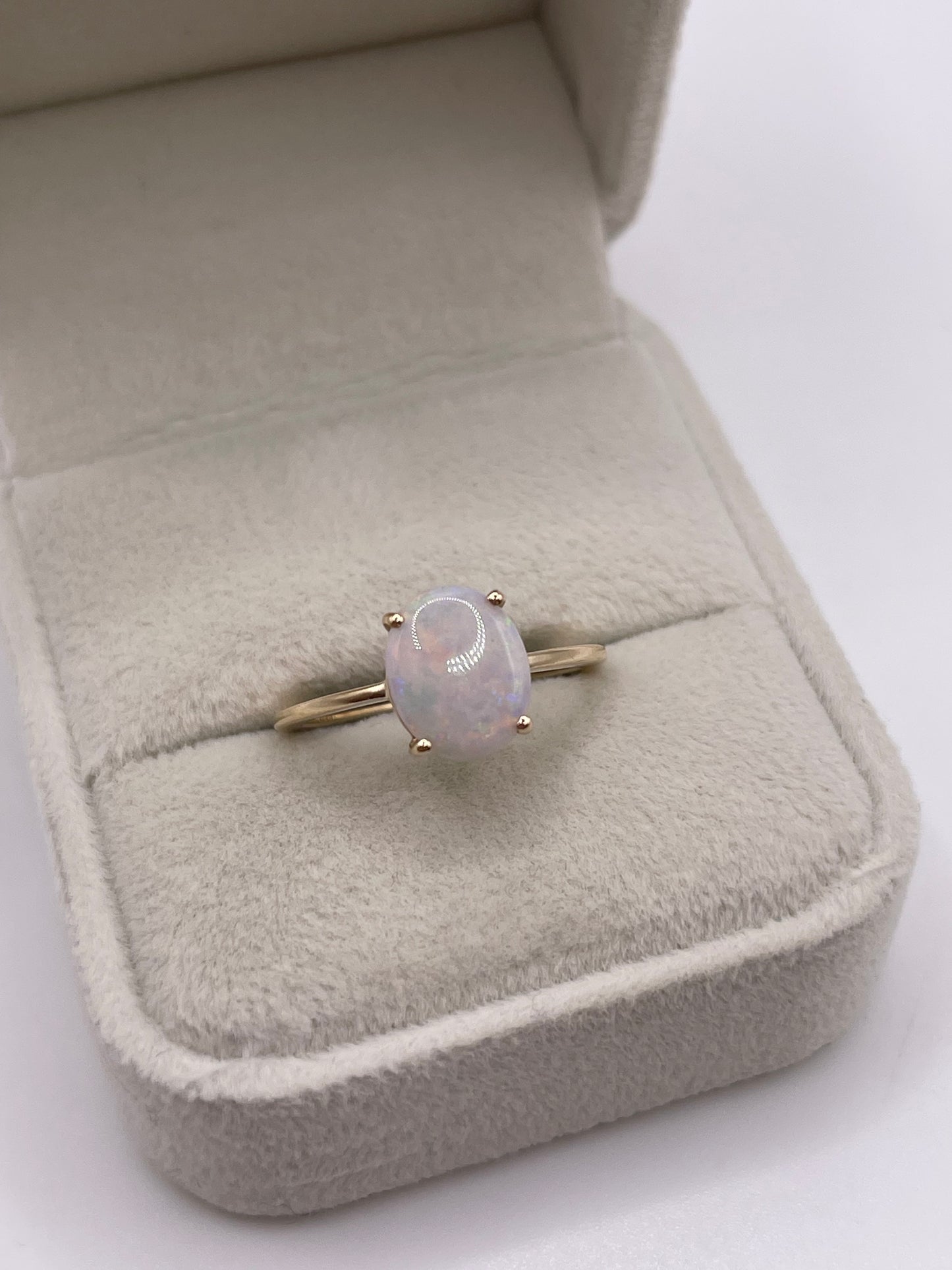 9ct gold opal ring