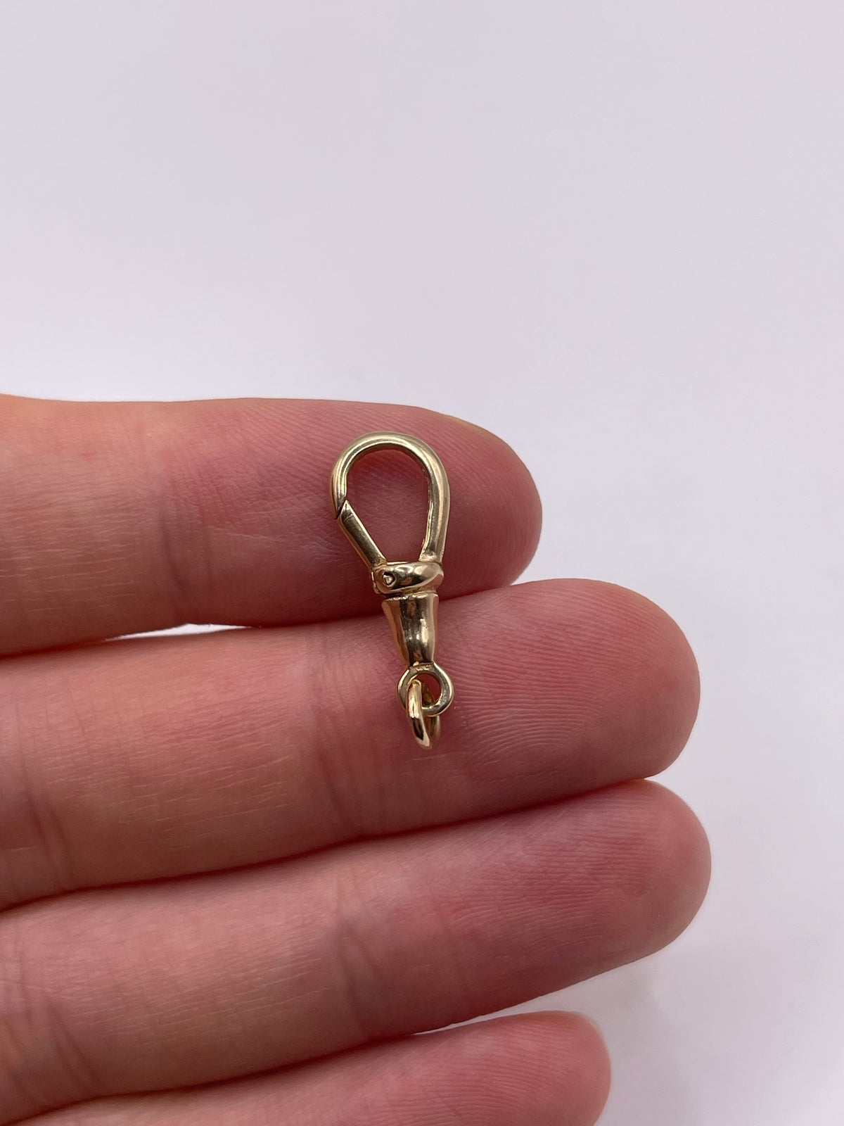 9ct gold dog clip 9