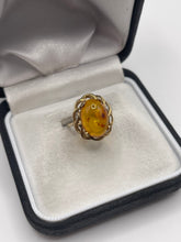 Load image into Gallery viewer, 9ct gold amber ring
