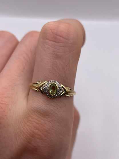 9ct gold peridot and diamond ring