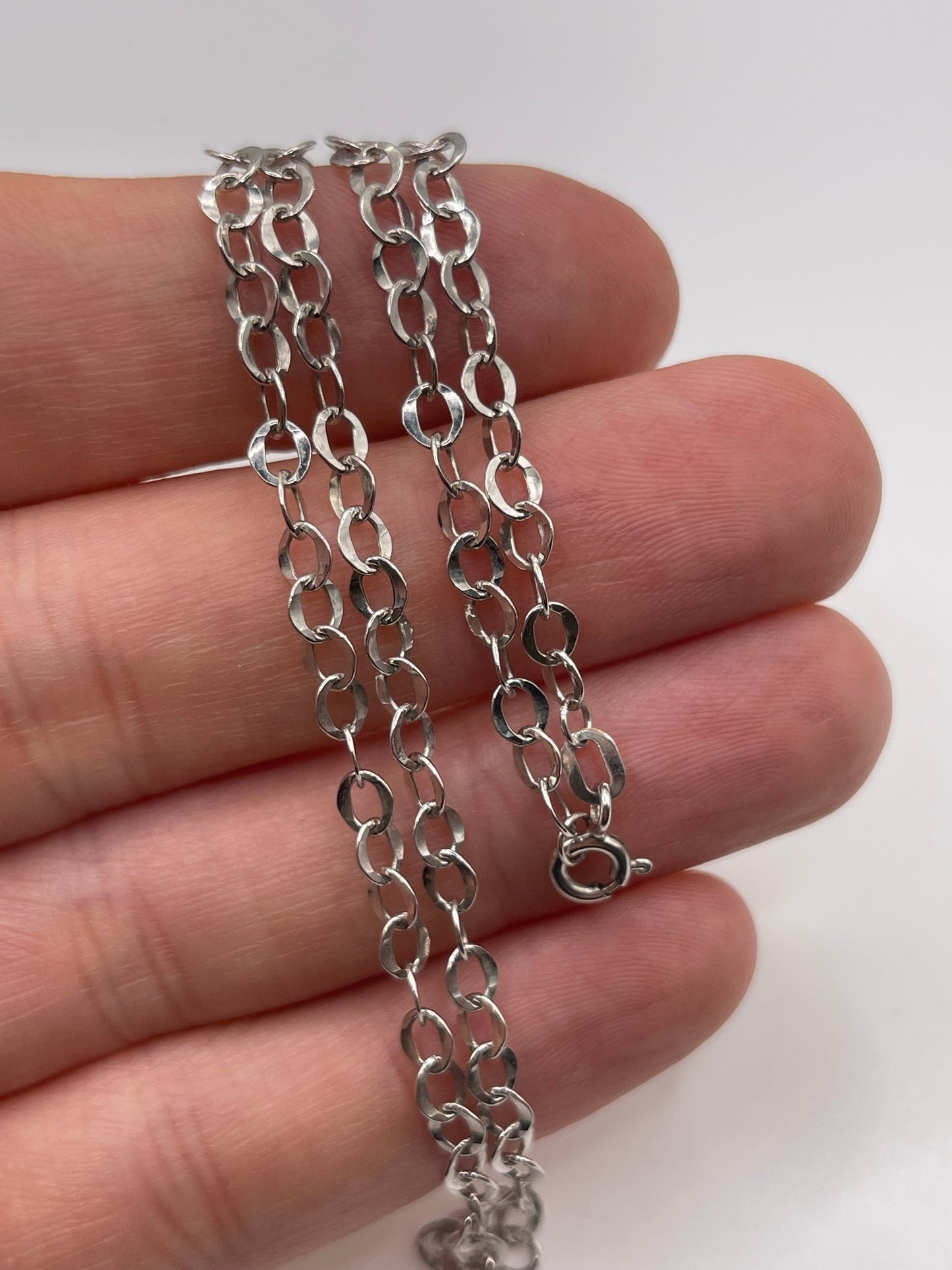 18ct white gold chain 157