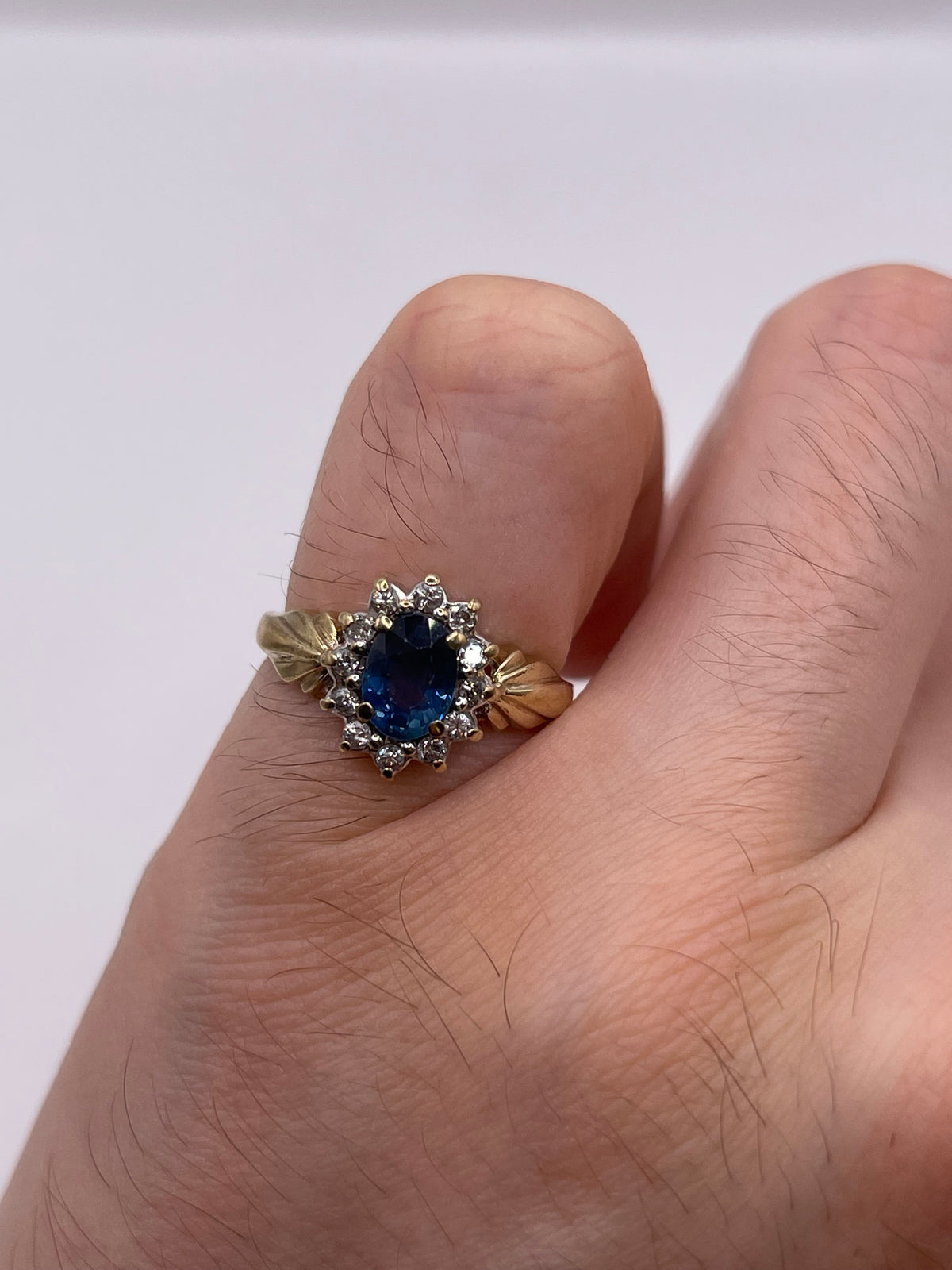 9ct gold sapphire and diamond ring