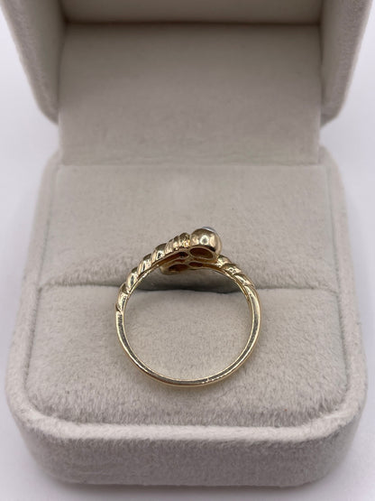 9ct gold pearl torque ring
