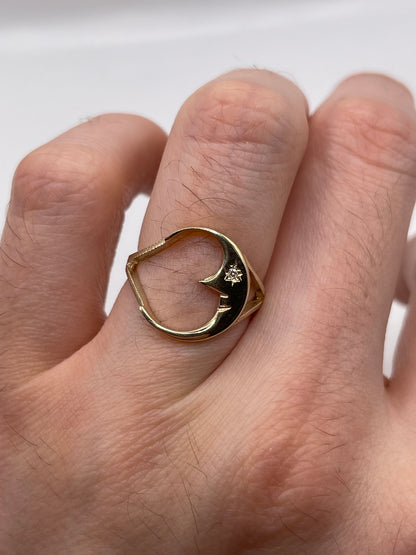 9ct gold diamond moon ring
