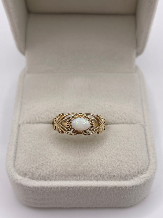 9ct gold opal ring