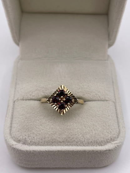 9ct gold garnet ring
