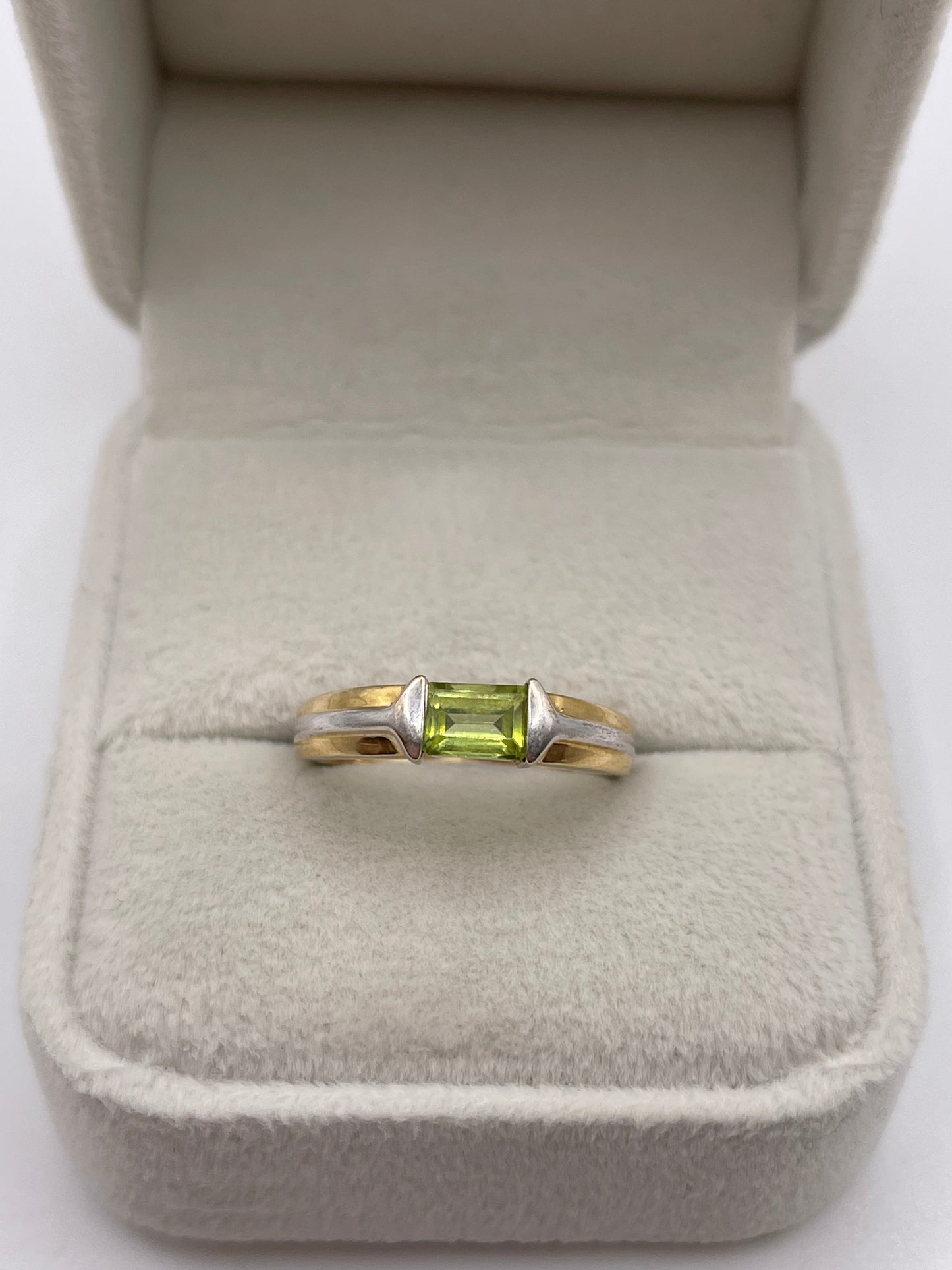 14ct two tone gold peridot ring