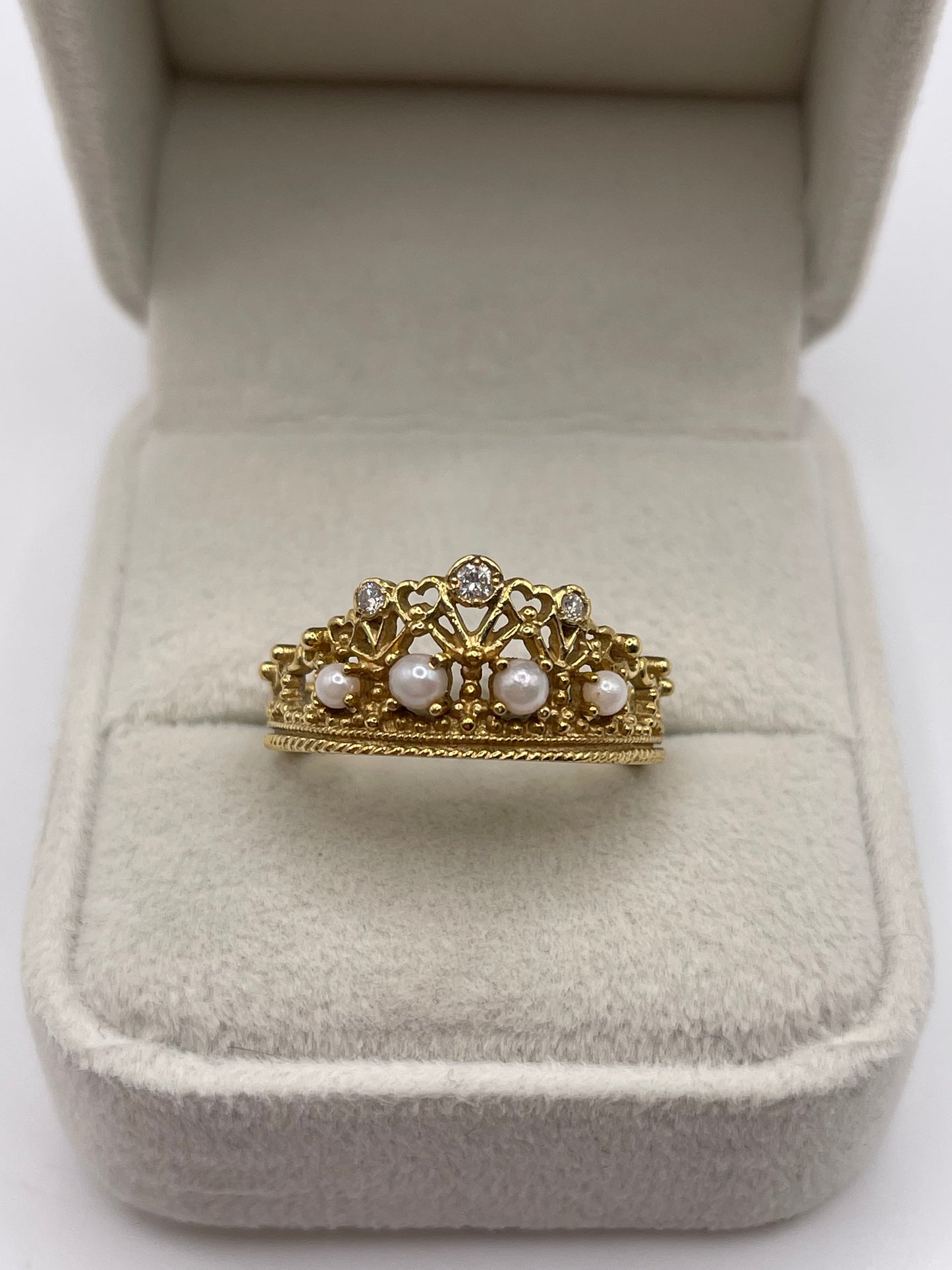 18ct gold pearl and diamond tiara ring