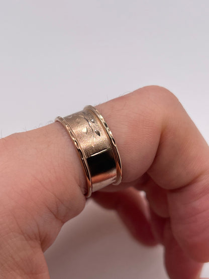9ct rose gold patterned band