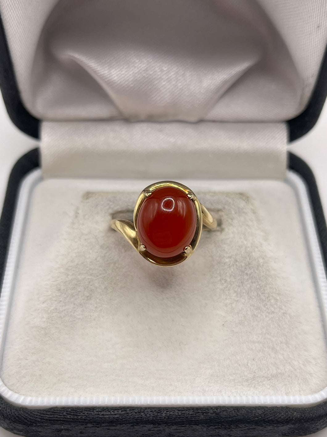 9ct gold carnelian ring