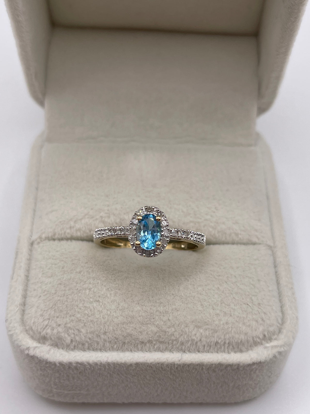 9ct gold topaz and diamond ring