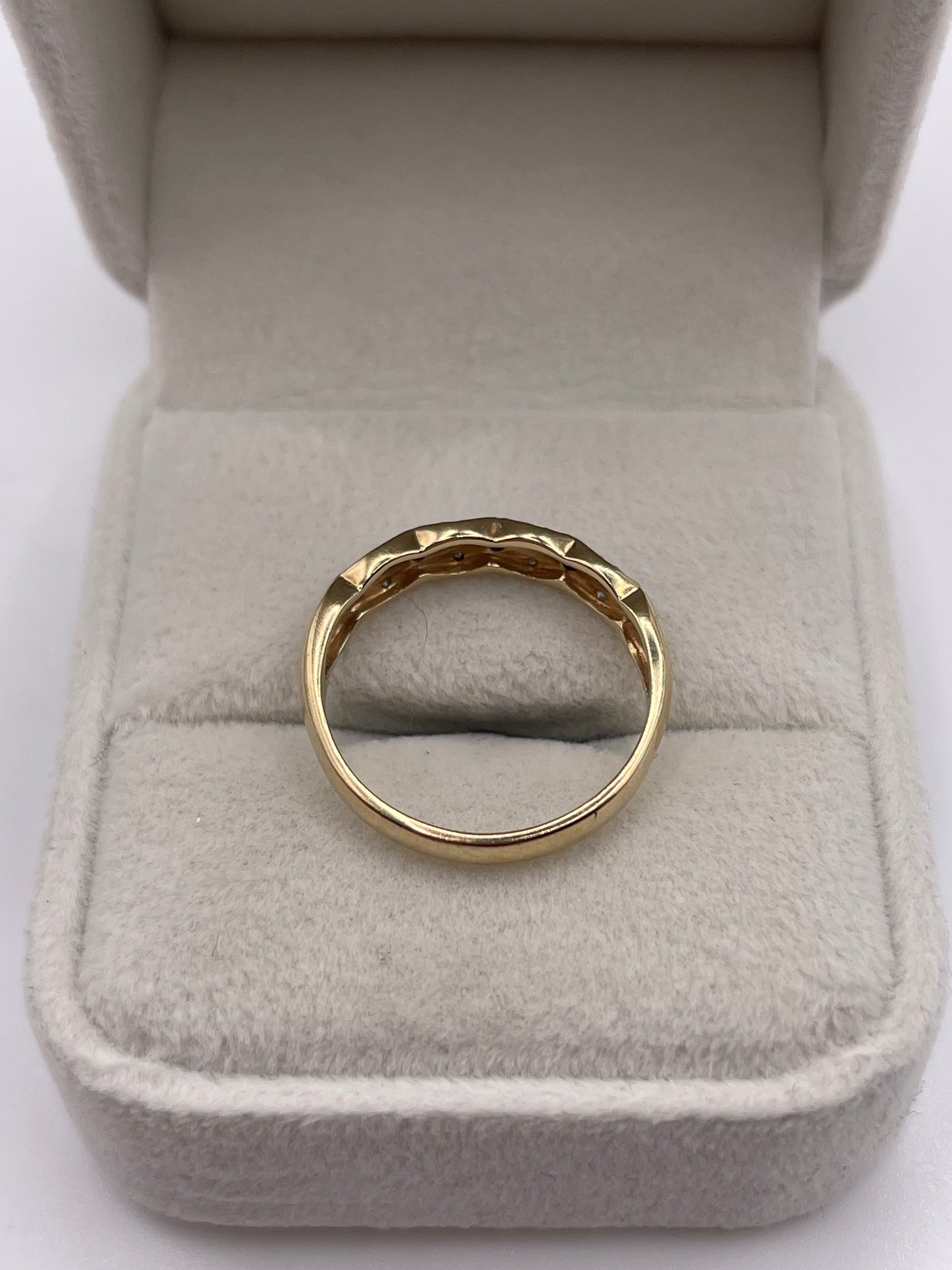9ct gold sapphire and diamond ring
