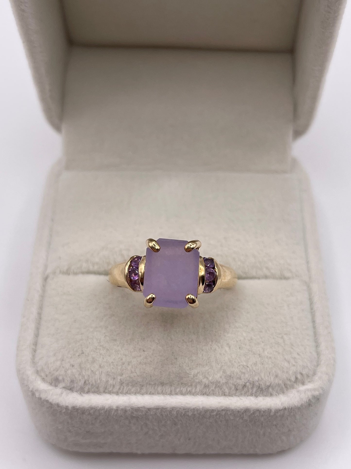 9ct gold jade and amethyst ring